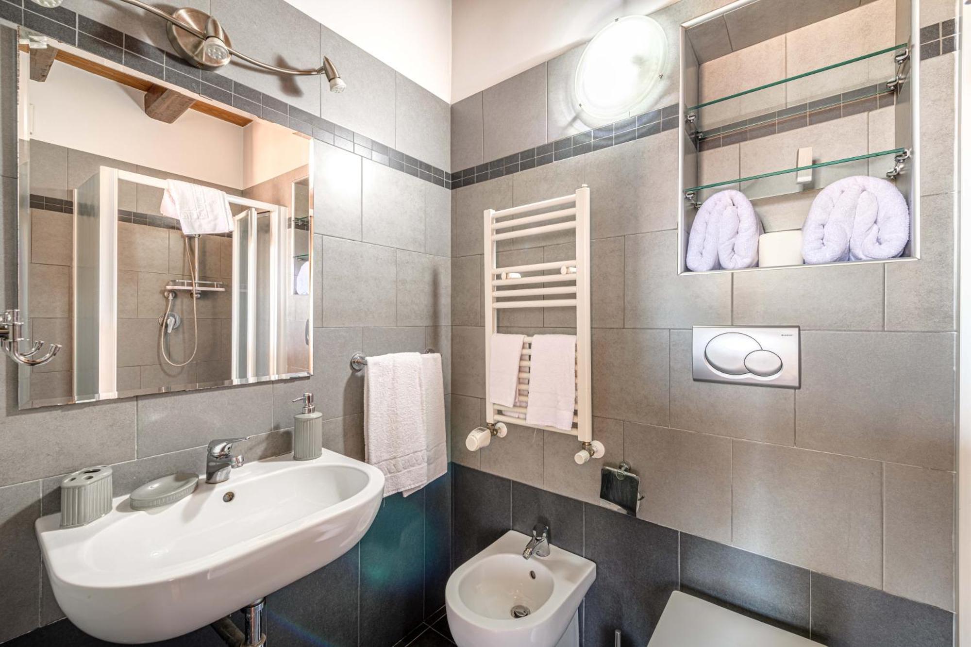 Bb Il Re Alla Reginella Guest House Rome Luaran gambar