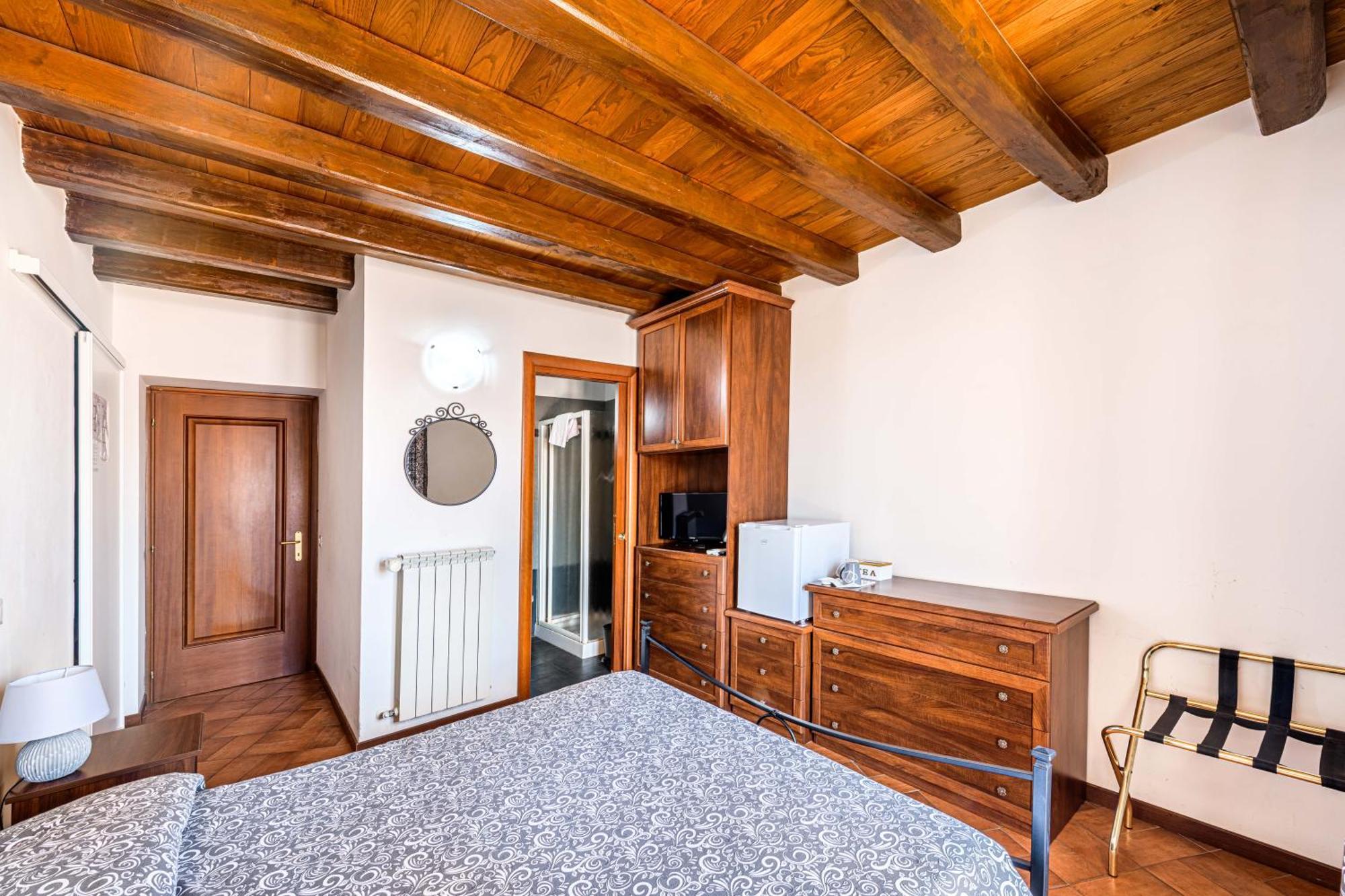 Bb Il Re Alla Reginella Guest House Rome Luaran gambar