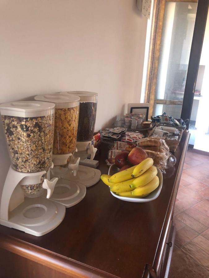 Bb Il Re Alla Reginella Guest House Rome Luaran gambar
