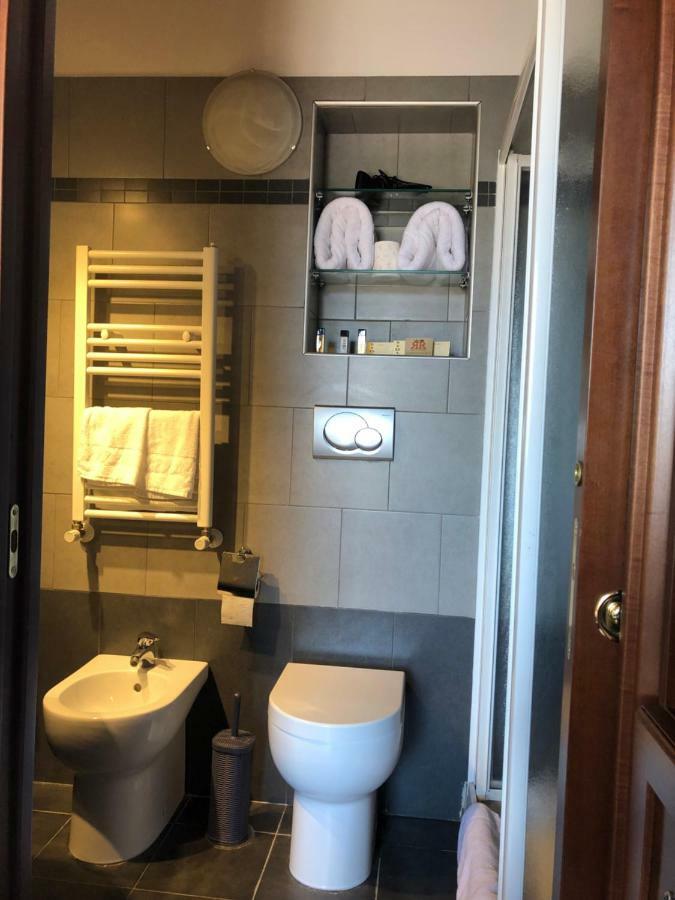 Bb Il Re Alla Reginella Guest House Rome Luaran gambar